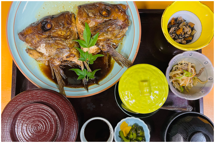 鯛のかぶと煮付け定食